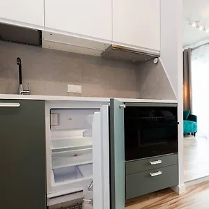 Apartament Easy & Comfortable, With Balcony, Very Close To The Center, Warszawa