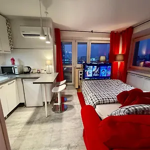 Apartament Metro Wifi 300mbs 65'tv Netflix Hbo Appletv+, Warszawa